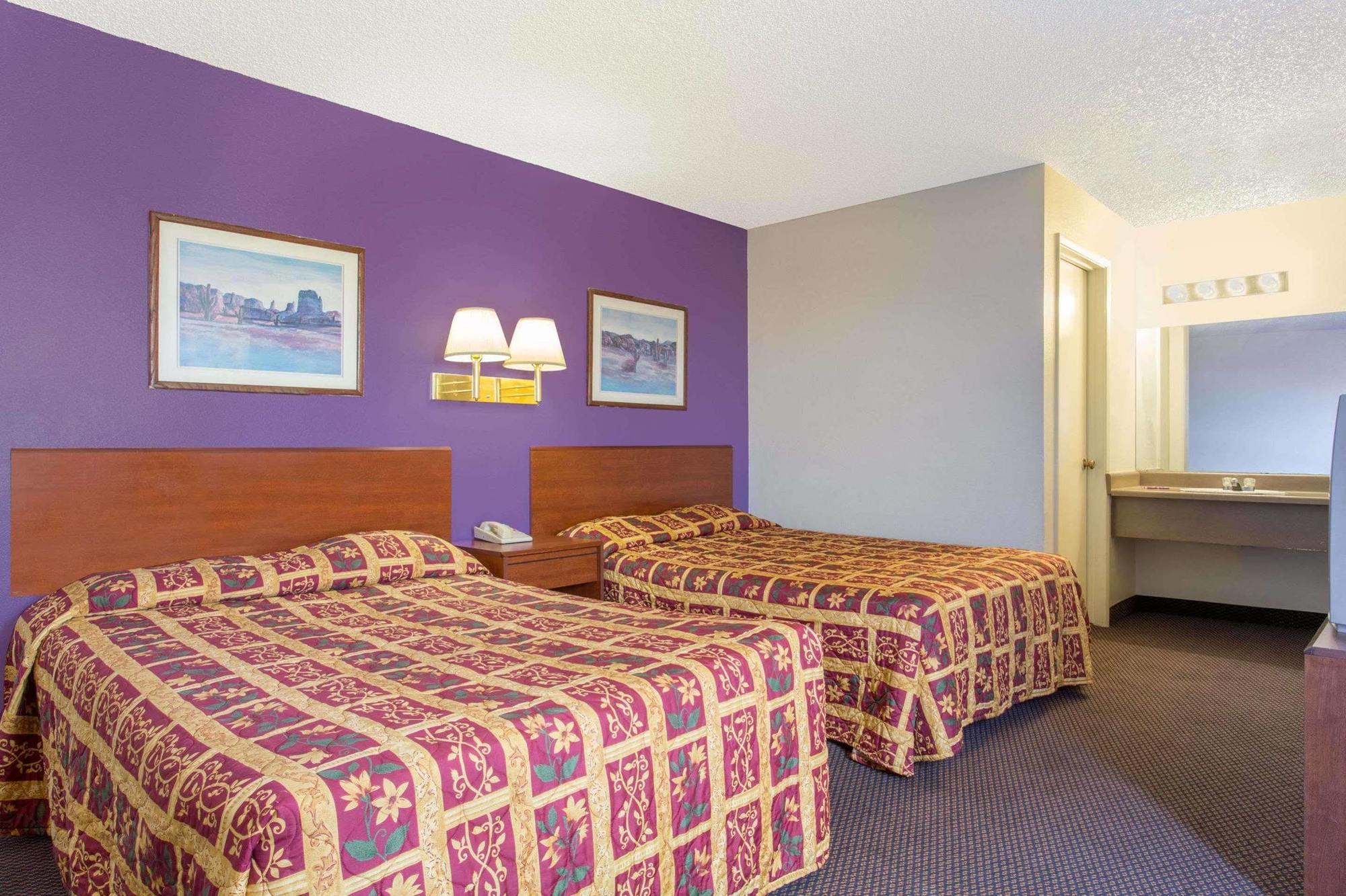 Knights Inn Phoenix At N Black Canyon Hwy Extérieur photo