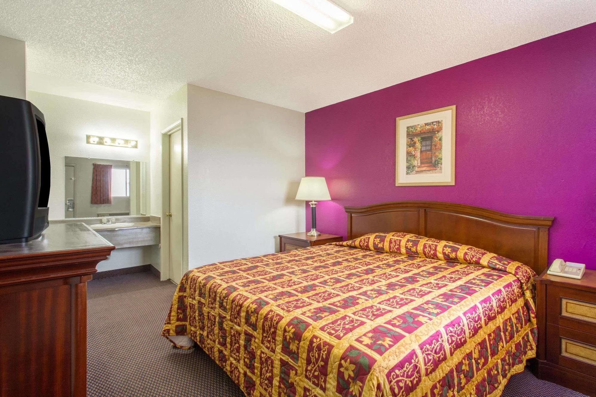 Knights Inn Phoenix At N Black Canyon Hwy Extérieur photo