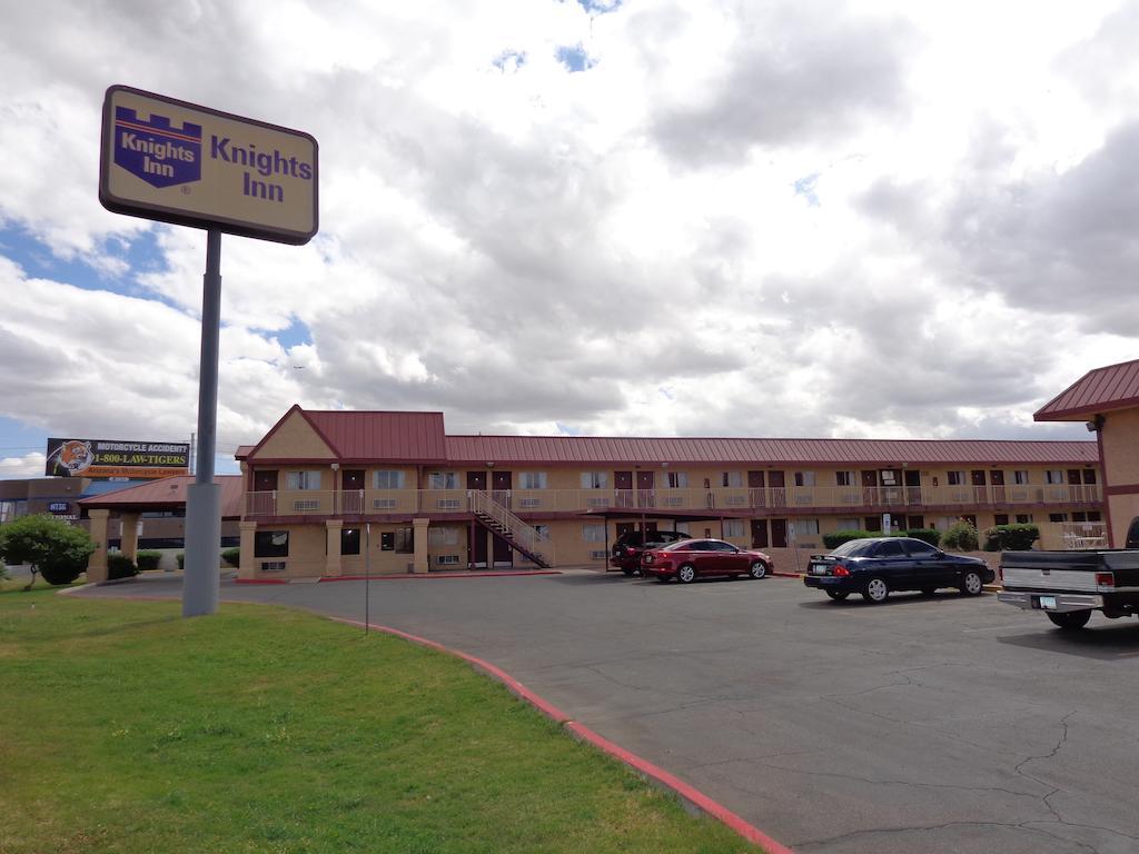 Knights Inn Phoenix At N Black Canyon Hwy Extérieur photo